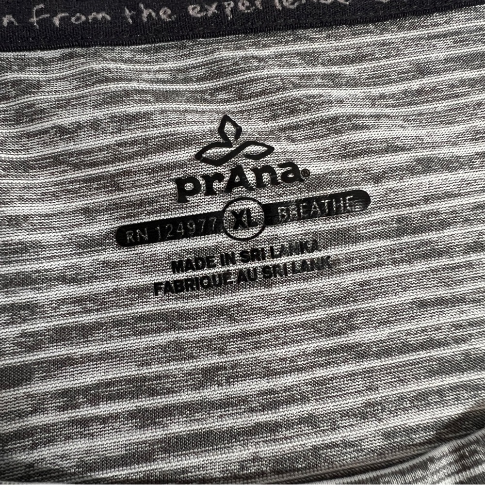 prAna Men’s Performance Tshirt - grey strip - size XL - Picture 3 of 7
